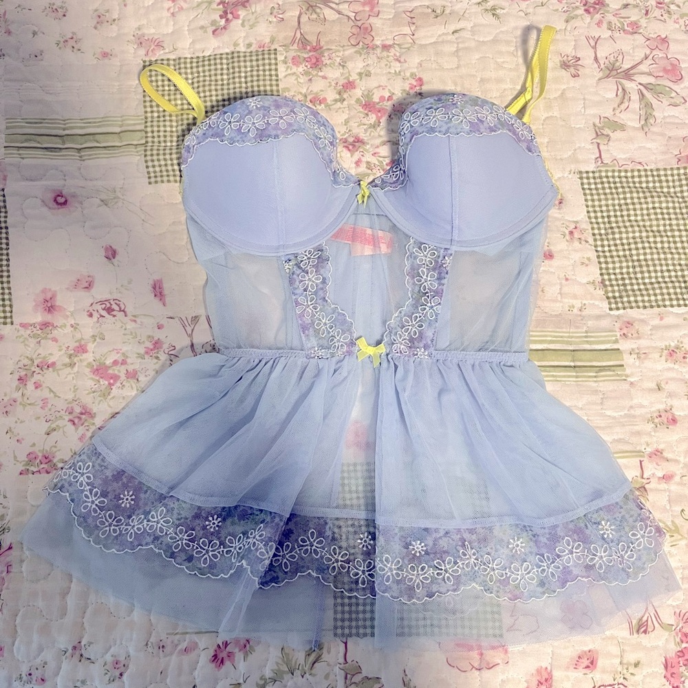 Vintage Victoria’s Secret bustier 34C